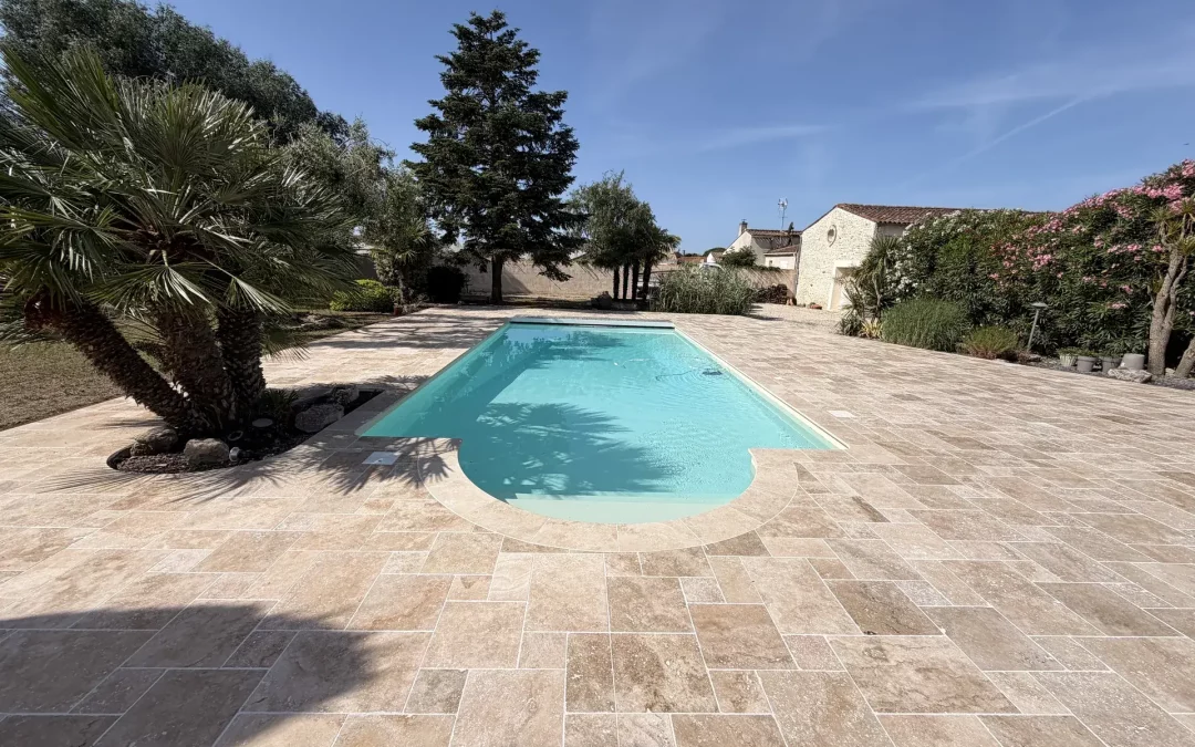 Créer une terrasse en travertin