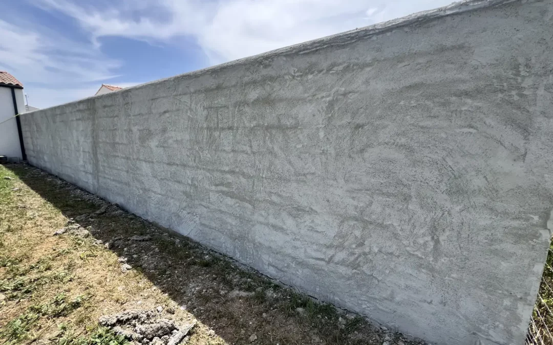 Chantier à Nuaillé-d&rsquo;Aunis — murs et enduits